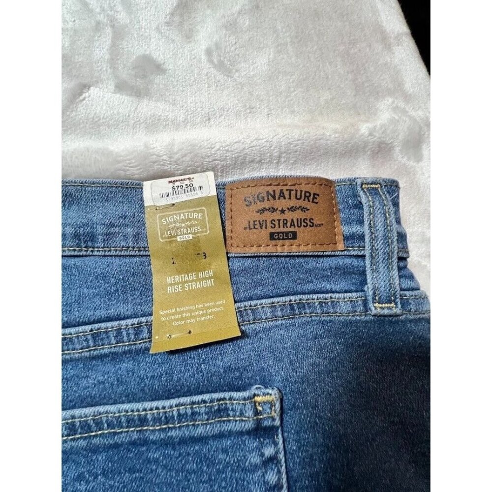 Womens Levis High Waisted Mom Ripped Jeans Size 26x38 - Picture 11 of 16